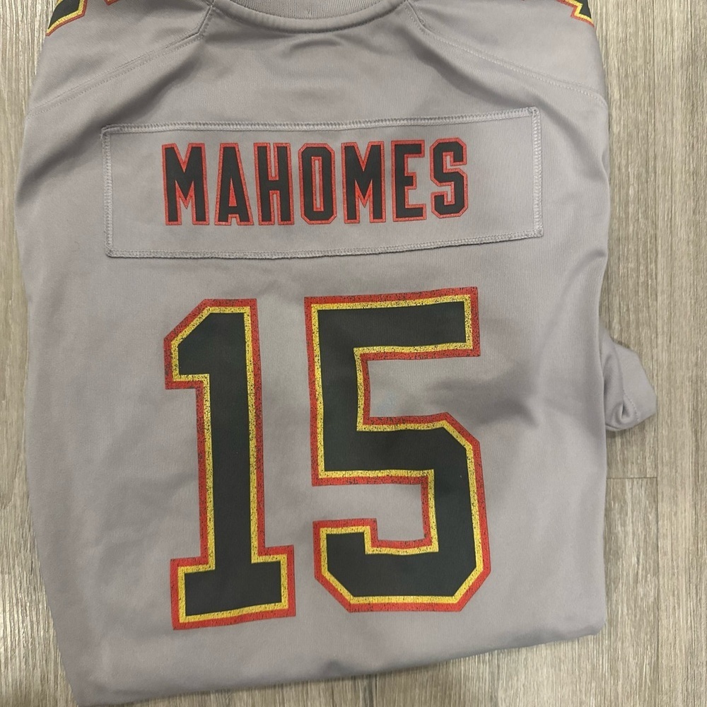 Gray Nike Chiefs Jersey with NFL Logo - Picture 7 of 8